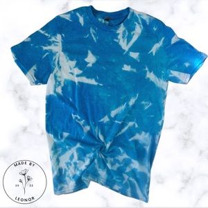 Blue marbled bleached tee shirt